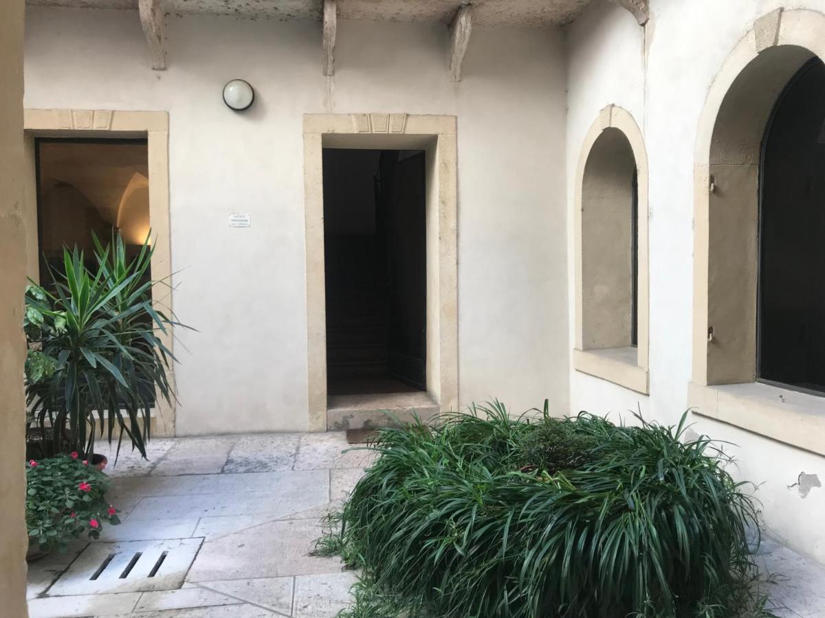 Palazzo Della Torre Room Verona Bagian luar foto